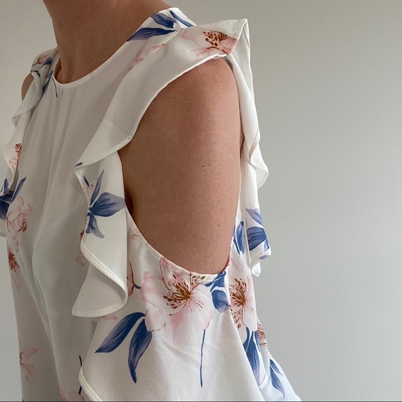 {Lush} Ruffle Cold Shoulder Top - Picture 8 of 15